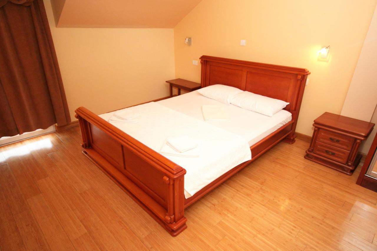 Hotel Rr 헤르섹 외부 사진