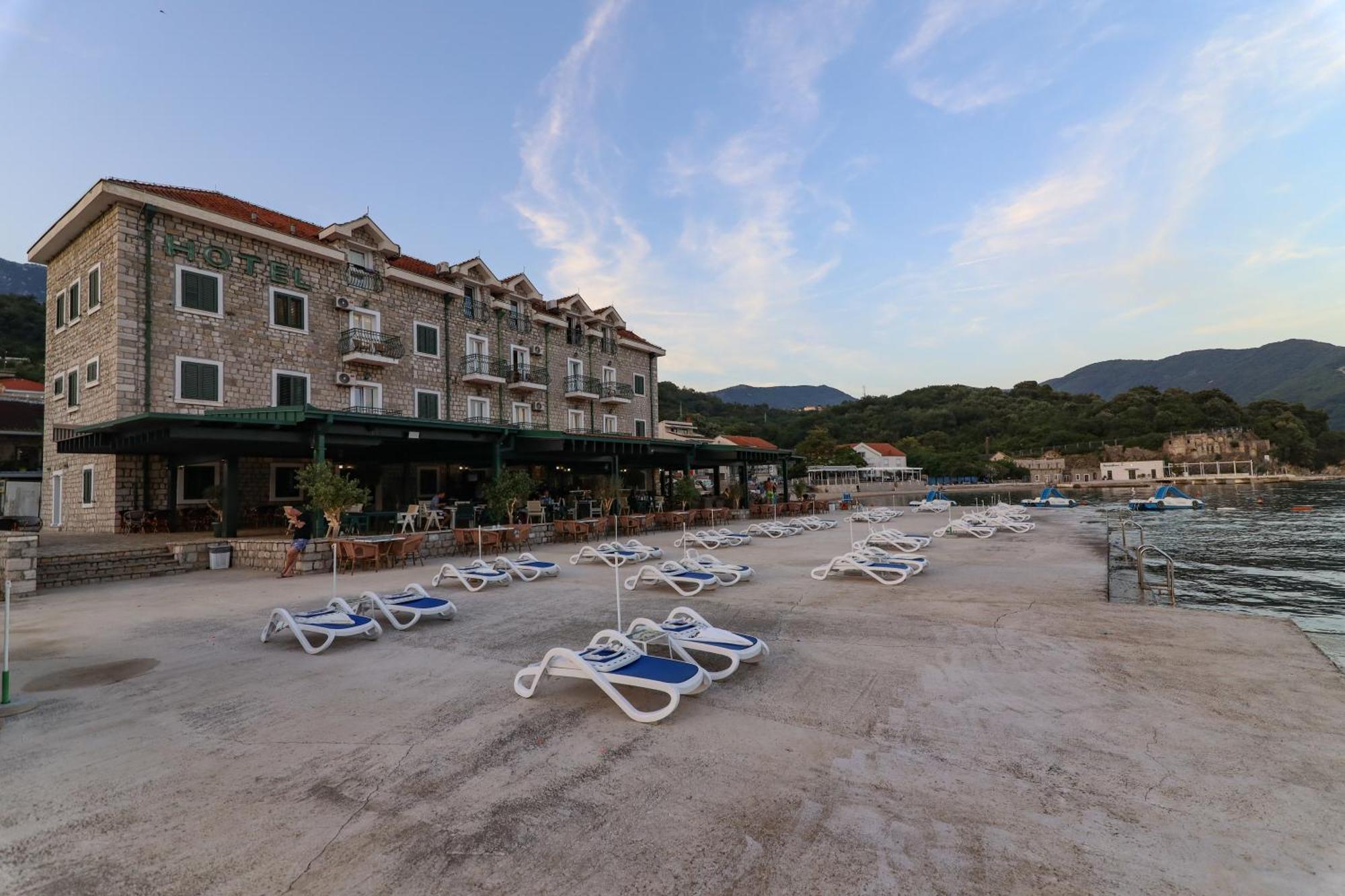 Hotel Rr 헤르섹 외부 사진