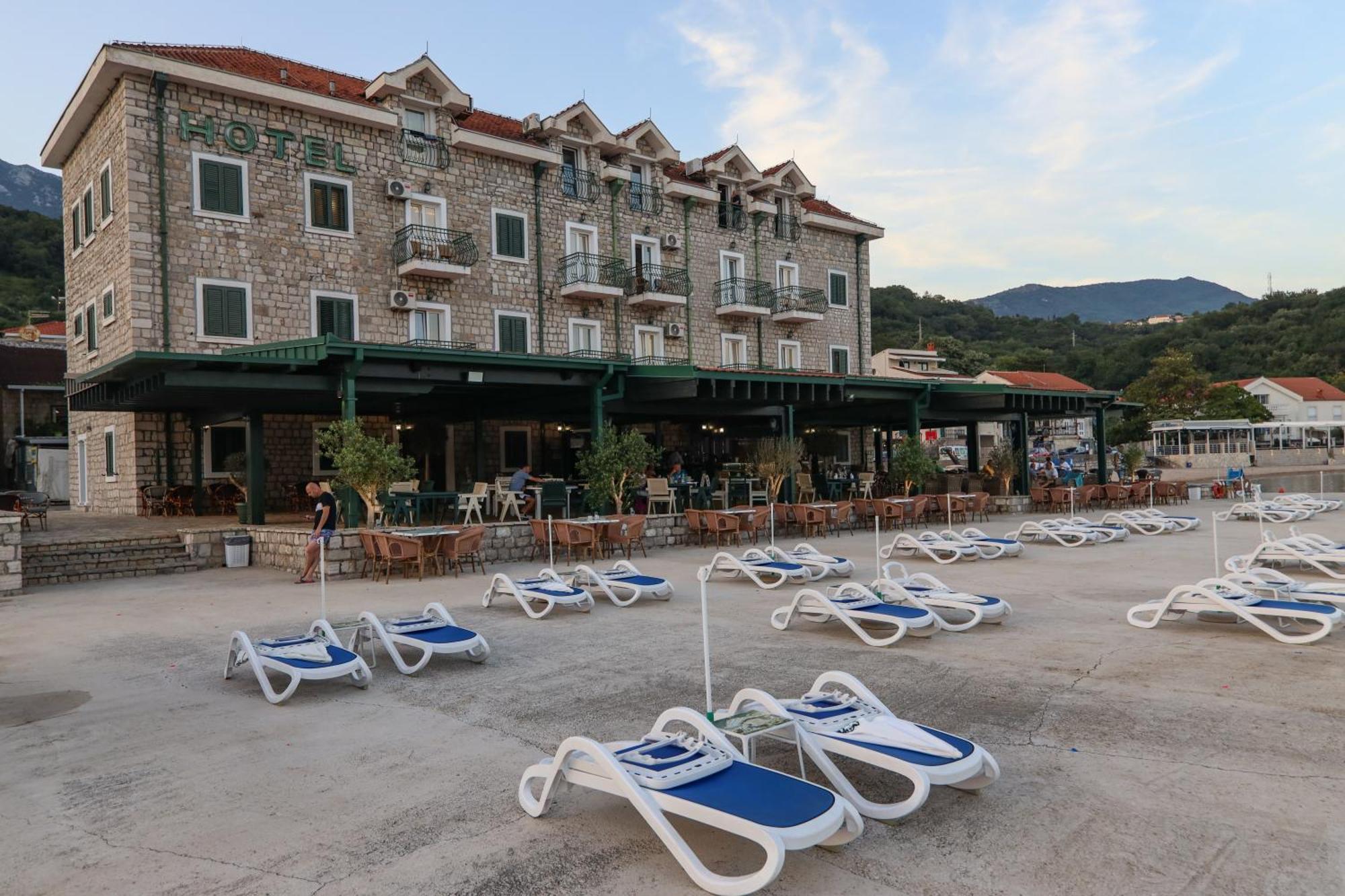 Hotel Rr 헤르섹 외부 사진