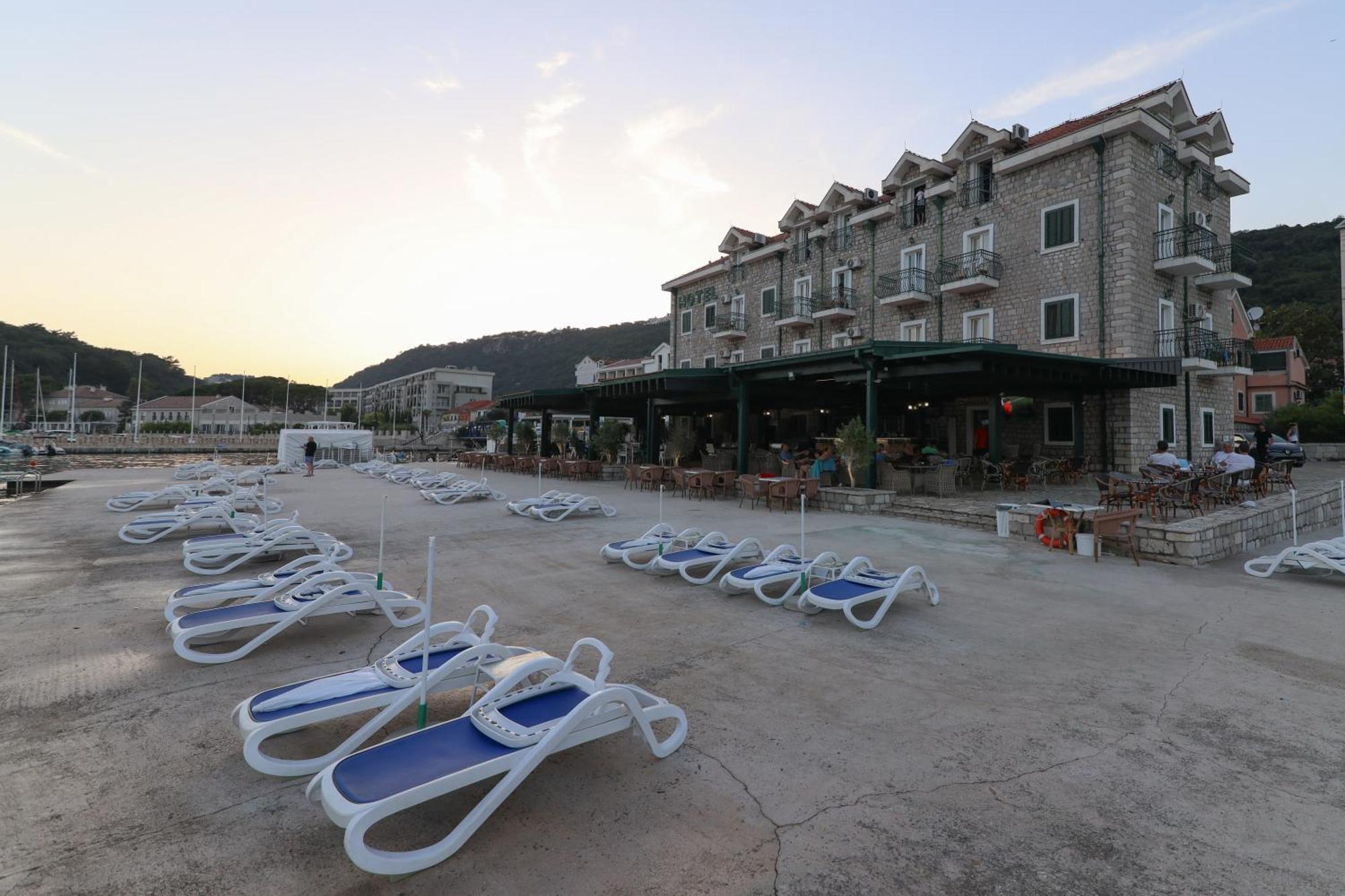 Hotel Rr 헤르섹 외부 사진