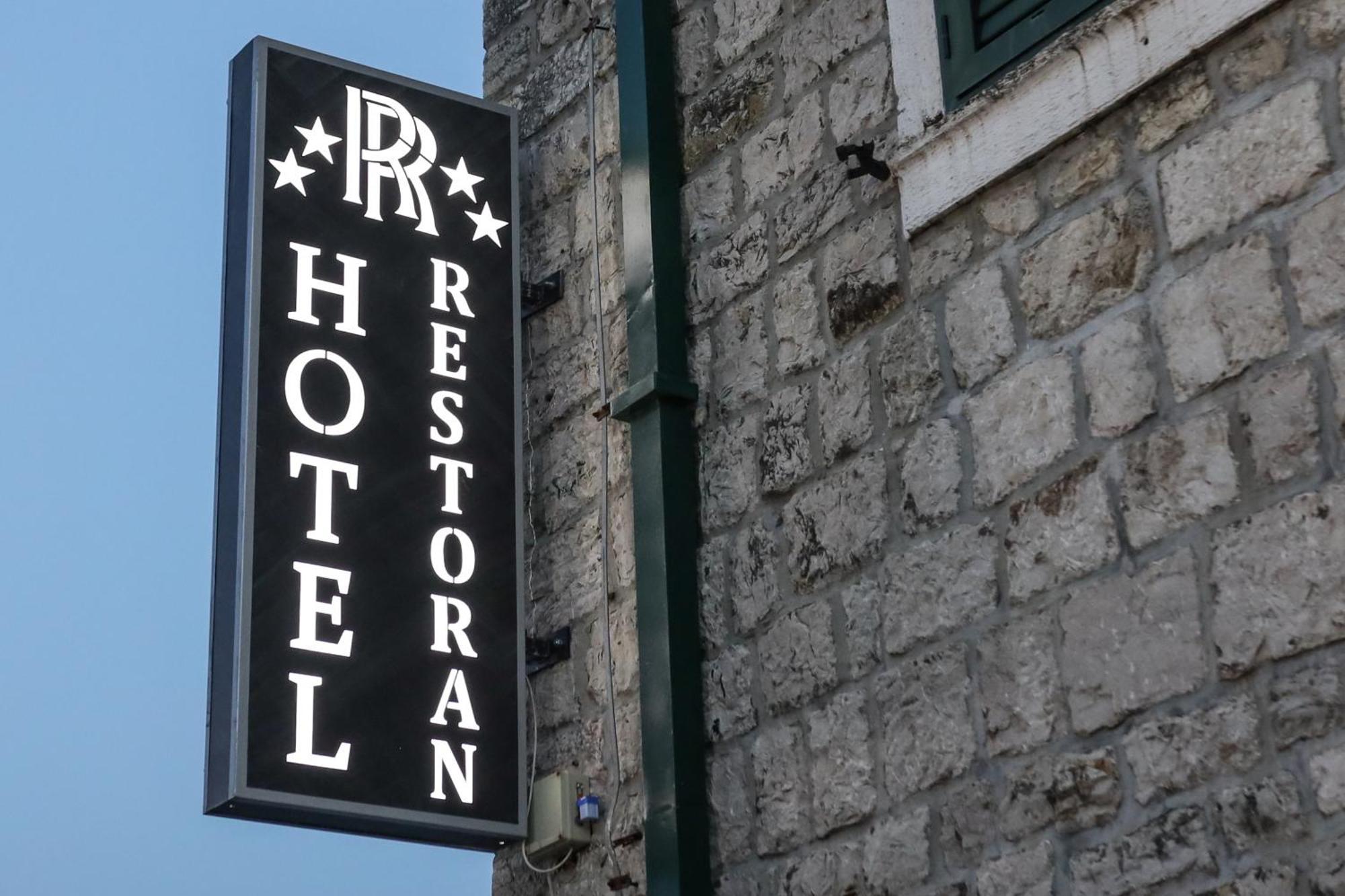Hotel Rr 헤르섹 외부 사진